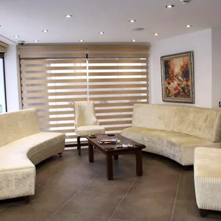 Mira Alsancak Hotell 3*