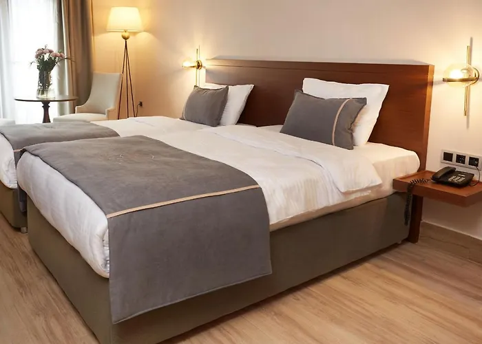 Otel Mira Alsancak 3*