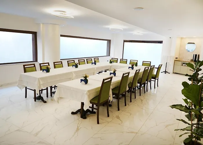 Otel Mira Alsancak 3*