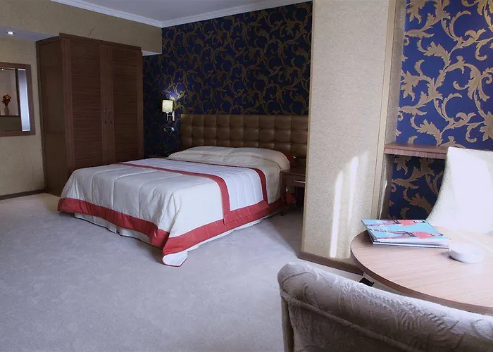 Otel Mira Alsancak 3*