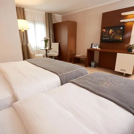 Hotel Mira Alsancak 3*