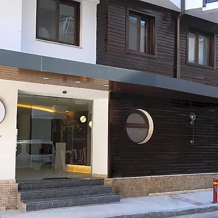 Mira Alsancak Hotel 3*