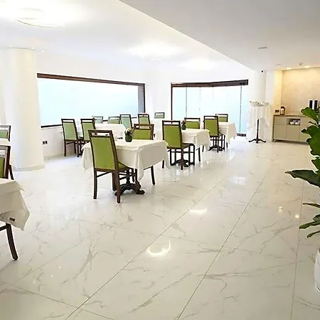 Mira Alsancak Hotell