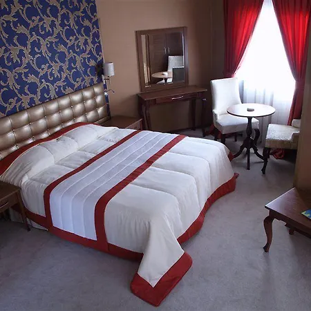 Mira Alsancak Hotell 3*