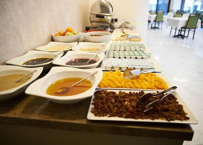 Hotel Mira Alsancak 3*