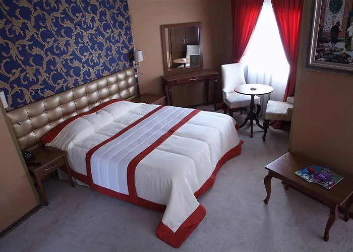 Mira Alsancak Hotel 3*